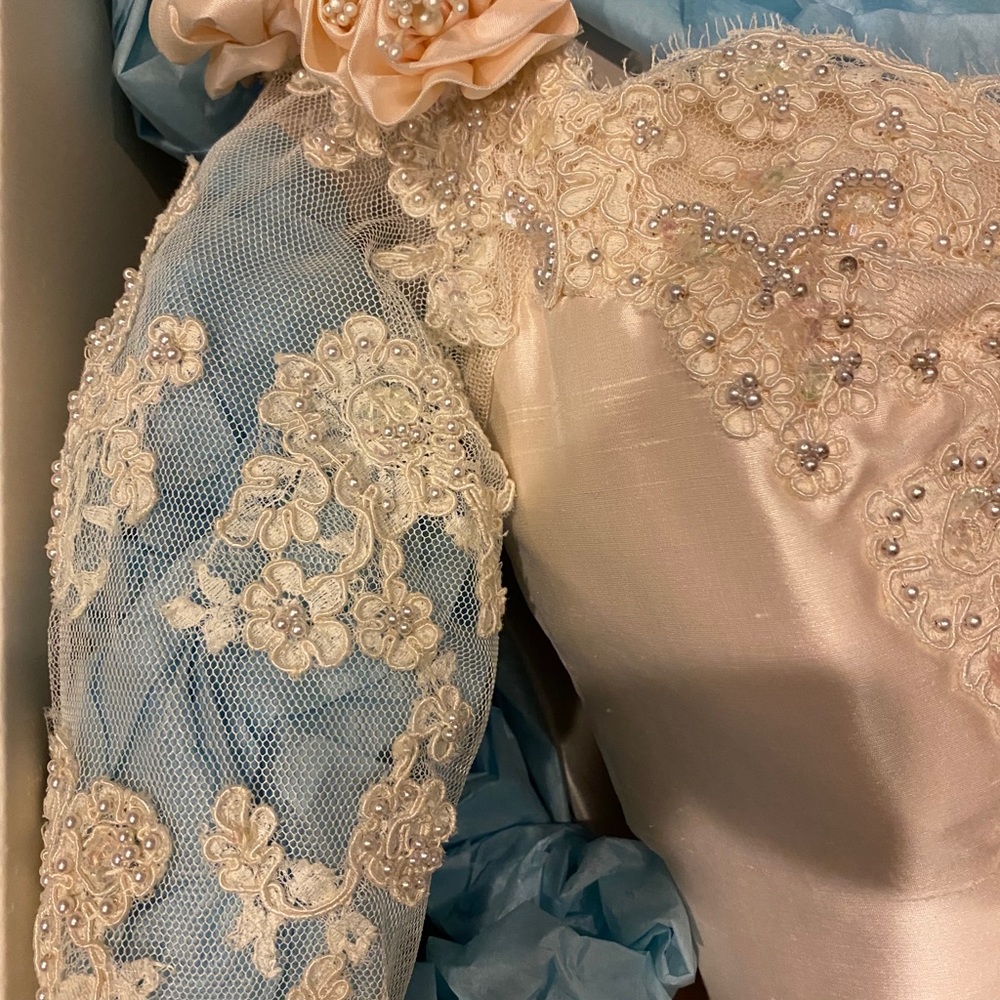 Priscilla of Boston Wedding Gown - Picture 9 of 12